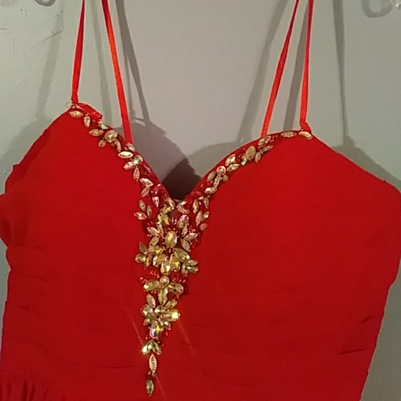 Prom dress - Picture 2 of 4